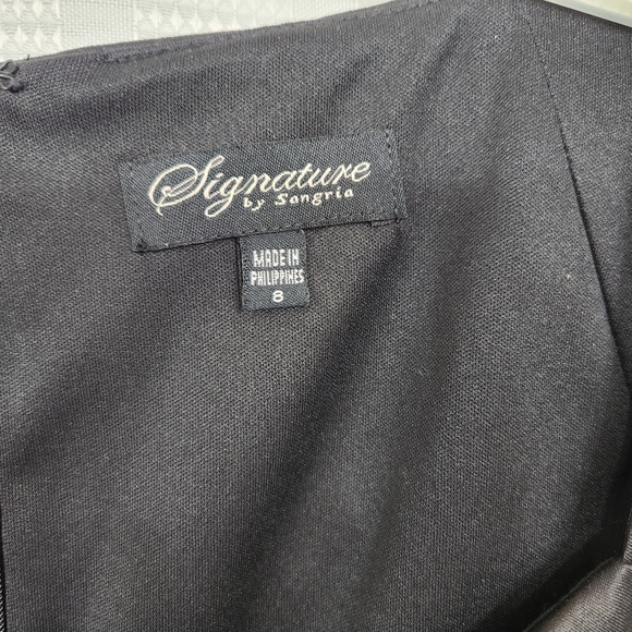 Signature by Sangria Body Hugging Cocktail Dress with Lace Panels, Size: 8 - Picture 11 of 12